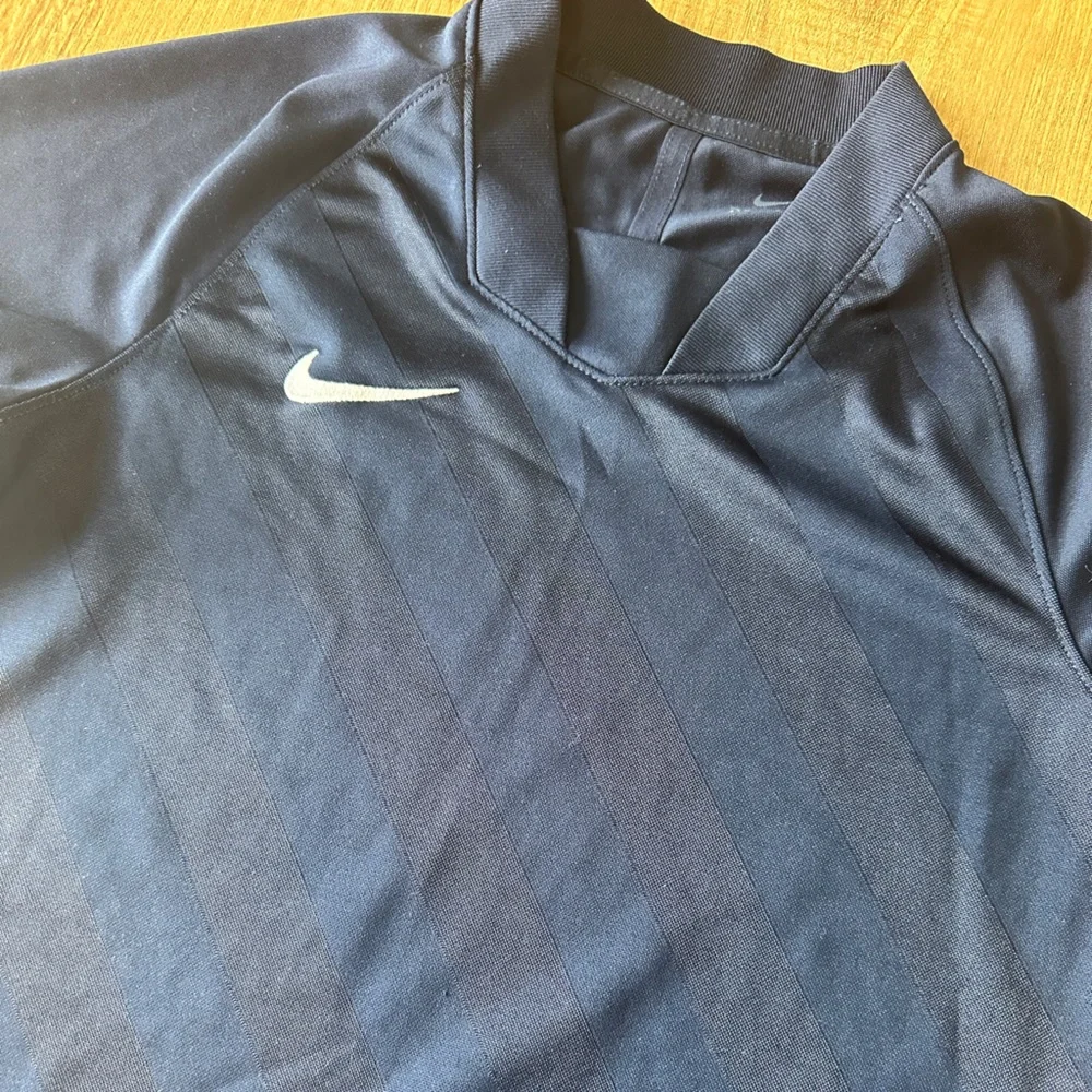 Nike Dri-Fit Jersey‎ Size Medium